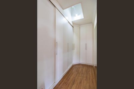 Casa de condomínio à venda com 800m², 4 quartos e 6 vagas Casa de condomínio à venda com 800m², 4 quartos e 6 vagasSuíte 4