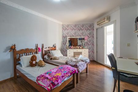Casa de condomínio à venda com 800m², 4 quartos e 6 vagas Casa de condomínio à venda com 800m², 4 quartos e 6 vagasSuíte 1