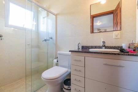 Casa de condomínio à venda com 800m², 4 quartos e 6 vagas Casa de condomínio à venda com 800m², 4 quartos e 6 vagasBanheiro da Suíte 3
