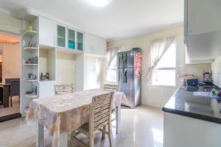 Casa de condomínio à venda com 800m², 4 quartos e 6 vagas Casa de condomínio à venda com 800m², 4 quartos e 6 vagasCozinha