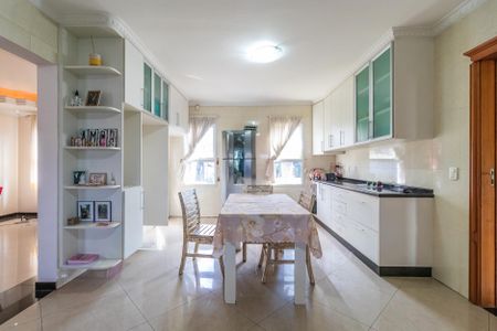 Casa de condomínio à venda com 800m², 4 quartos e 6 vagas Casa de condomínio à venda com 800m², 4 quartos e 6 vagasCozinha
