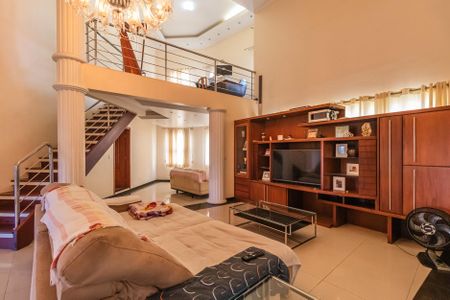 Sala de casa de condomínio à venda com 4 quartos, 800m² em Outeiro de São Fernando, Barueri