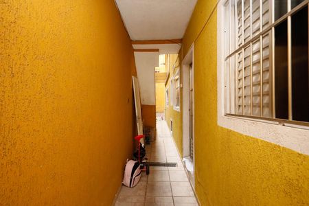 Casa à venda com 240m², 4 quartos e 2 vagasCorredor