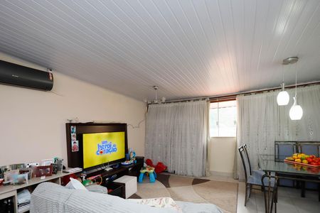 Casa à venda com 240m², 4 quartos e 2 vagasSala / Cozinha casa 3