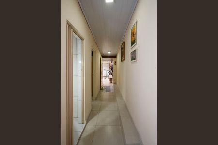 Casa à venda com 240m², 4 quartos e 2 vagasCorredor