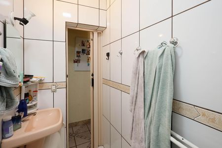 Casa à venda com 240m², 4 quartos e 2 vagasBanheiro casa 1