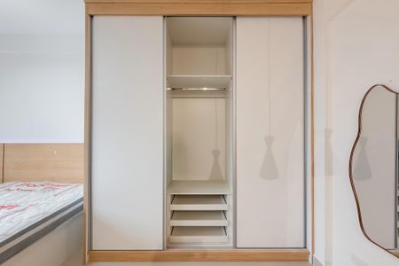 Studio à venda com 27m², 1 quarto e sem vaga Studio à venda com 27m², 1 quarto e sem vagaArmários
