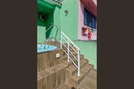 Casa para alugar com 200m², 3 quartos e 3 vagas Casa para alugar com 200m², 3 quartos e 3 vagasDeck da Piscina