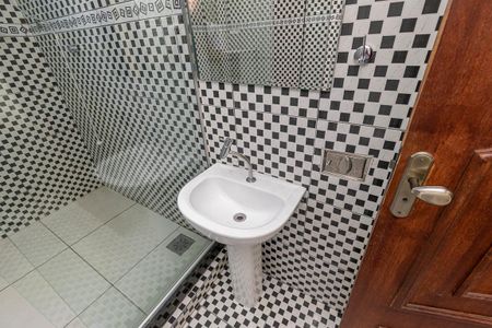 Casa para alugar com 200m², 3 quartos e 3 vagas Casa para alugar com 200m², 3 quartos e 3 vagasBanheiro da Suíte