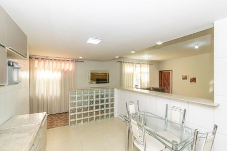 Casa para alugar com 200m², 3 quartos e 3 vagas Casa para alugar com 200m², 3 quartos e 3 vagasCozinha