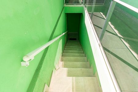 Casa para alugar com 200m², 3 quartos e 3 vagas Casa para alugar com 200m², 3 quartos e 3 vagasVaranda da Frente - Escada de acesso