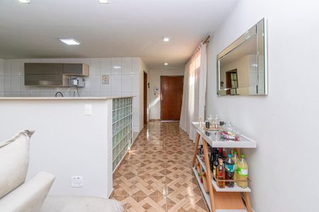 Casa para alugar com 200m², 3 quartos e 3 vagas Casa para alugar com 200m², 3 quartos e 3 vagasSala