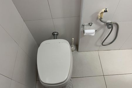 Apartamento para alugar com 130m², 2 quartos e 1 vaga Apartamento para alugar com 130m², 2 quartos e 1 vagaBanheiro de Serviço