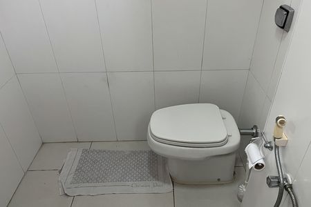 Apartamento para alugar com 130m², 2 quartos e 1 vaga Apartamento para alugar com 130m², 2 quartos e 1 vagaBanheiro de Serviço