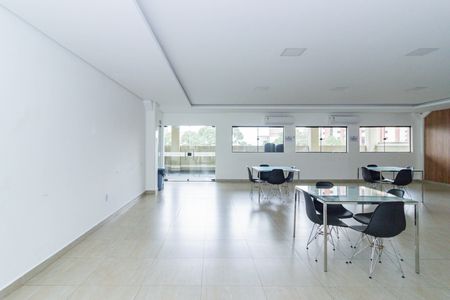 Apartamento para alugar com 44m², 2 quartos e 1 vaga Apartamento para alugar com 44m², 2 quartos e 1 vagaÁrea comum - Salão de festas