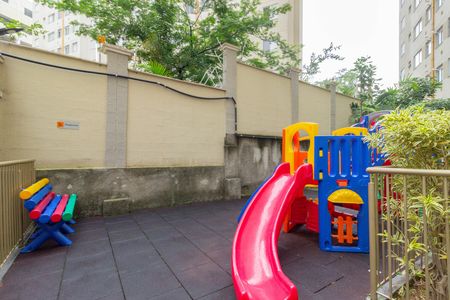 Apartamento para alugar com 44m², 2 quartos e 1 vaga Apartamento para alugar com 44m², 2 quartos e 1 vagaÁrea comum - Playground