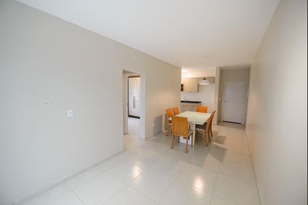 Sala de apartamento para alugar com 2 quartos, 64m² em Vila São José, Taubaté