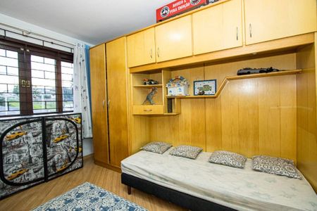 Casa à venda com 230m², 3 quartos e 2 vagas Casa à venda com 230m², 3 quartos e 2 vagasQuarto 2
