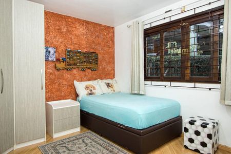 Casa à venda com 230m², 3 quartos e 2 vagas Casa à venda com 230m², 3 quartos e 2 vagasQuarto 3