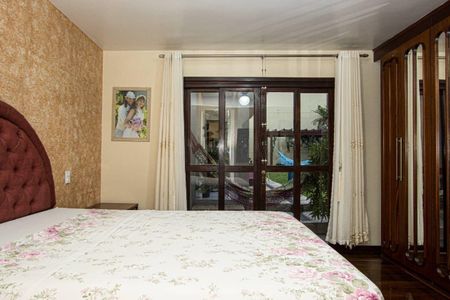 Casa à venda com 230m², 3 quartos e 2 vagas Casa à venda com 230m², 3 quartos e 2 vagasQuarto