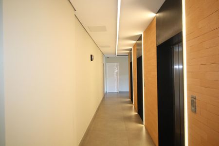 Apartamento para alugar com 64m², 2 quartos e 1 vagaCorredor