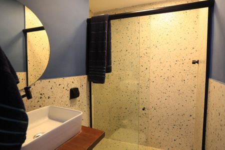 Banheiro de apartamento para alugar com 1 quarto, 16m² em Santo Agostinho, Belo Horizonte