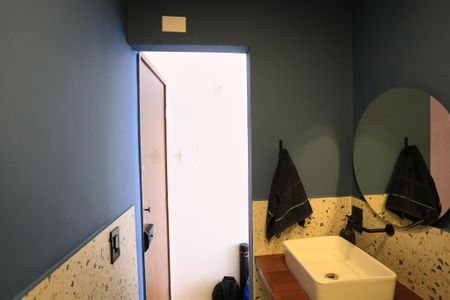 Banheiro de apartamento para alugar com 1 quarto, 16m² em Santo Agostinho, Belo Horizonte