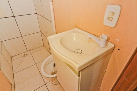 Casa para alugar com 60m², 2 quartos e sem vaga Casa para alugar com 60m², 2 quartos e sem vagaBanheiro
