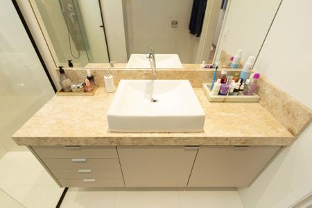 Apartamento para alugar com 110m², 3 quartos e 2 vagas Apartamento para alugar com 110m², 3 quartos e 2 vagasBanheiro Suíte