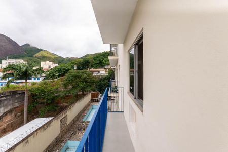 Apartamento à venda com 64m², 2 quartos e 1 vagaVaranda Quarto 1