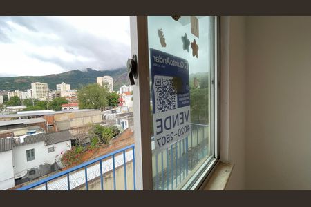Apartamento à venda com 64m², 2 quartos e 1 vaga Apartamento à venda com 64m², 2 quartos e 1 vagaPlaquinha