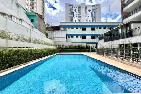 Apartamento à venda com 65m², 2 quartos e 1 vaga Apartamento à venda com 65m², 2 quartos e 1 vagaÁrea comum - Piscina