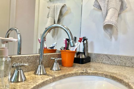 Apartamento à venda com 65m², 2 quartos e 1 vaga Apartamento à venda com 65m², 2 quartos e 1 vagaBanheiro da Suíte