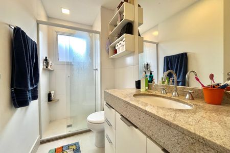 Apartamento à venda com 65m², 2 quartos e 1 vaga Apartamento à venda com 65m², 2 quartos e 1 vagaBanheiro da Suíte