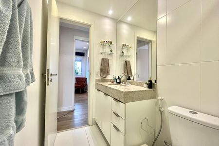 Apartamento à venda com 65m², 2 quartos e 1 vaga Apartamento à venda com 65m², 2 quartos e 1 vagaBanheiro Corredor