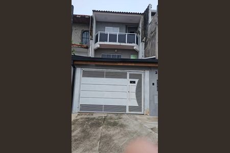 Casa para alugar com 200m², 3 quartos e 3 vagas Casa para alugar com 200m², 3 quartos e 3 vagasFachada