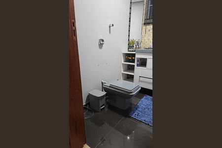 Casa para alugar com 200m², 3 quartos e 3 vagas Casa para alugar com 200m², 3 quartos e 3 vagasBanheiro