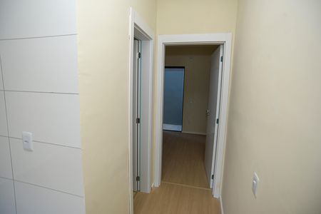 Banheiro Corredor de kitnet/studio para alugar com 1 quarto, 31m² em Jardim Algarve, Viamão