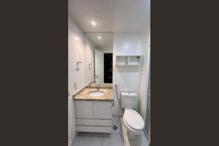 Apartamento à venda com 61m², 2 quartos e 1 vaga Apartamento à venda com 61m², 2 quartos e 1 vagaBanheiro