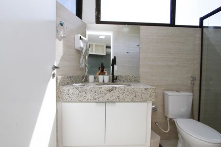 Banheiro de kitnet/studio para alugar com 1 quarto, 29m² em Minas Brasil, Belo Horizonte