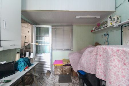 Casa à venda com 150m², 2 quartos e 2 vagasQuarto de Serviço