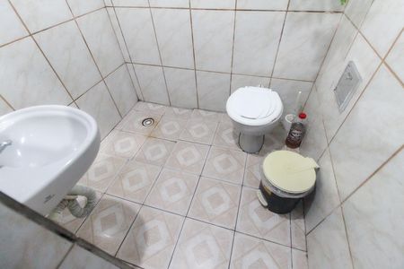 Casa à venda com 150m², 2 quartos e 2 vagasCasa 1- Banheiro social