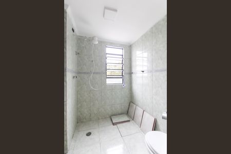 Banheiro de apartamento para alugar com 2 quartos, 53m² em Conjunto Habitacional Santa Etelvina Ii, São Paulo