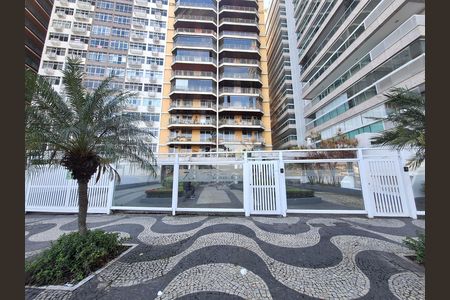 Apartamento à venda com 115m², 3 quartos e 1 vaga Apartamento à venda com 115m², 3 quartos e 1 vagaFachada