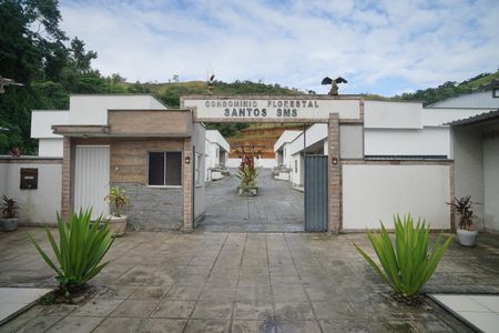 Casa de condomínio para alugar com 49m², 1 quarto e 1 vaga Casa de condomínio para alugar com 49m², 1 quarto e 1 vagaFachada