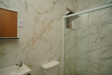 Casa de condomínio para alugar com 49m², 1 quarto e 1 vaga Casa de condomínio para alugar com 49m², 1 quarto e 1 vagaBanheiro
