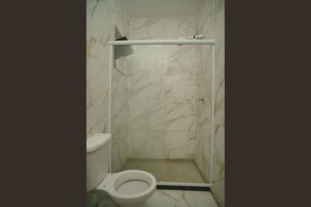 Casa de condomínio para alugar com 49m², 1 quarto e 1 vaga Casa de condomínio para alugar com 49m², 1 quarto e 1 vagaBanheiro