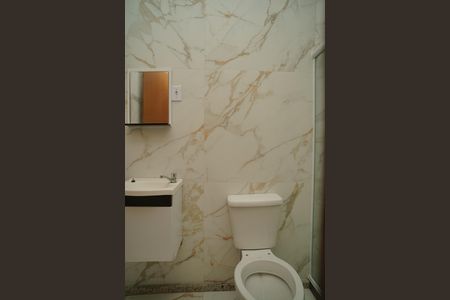 Casa de condomínio para alugar com 49m², 1 quarto e 1 vaga Casa de condomínio para alugar com 49m², 1 quarto e 1 vagaBanheiro