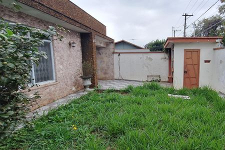 Casa à venda com 236m², 3 quartos e 7 vagas Casa à venda com 236m², 3 quartos e 7 vagasÁrea externa
