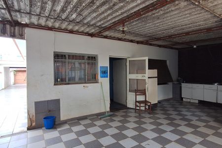 Casa à venda com 236m², 3 quartos e 7 vagas Casa à venda com 236m², 3 quartos e 7 vagasÁrea externa